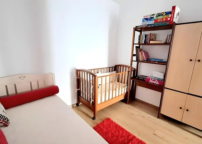 La Maisonette, Florina Center