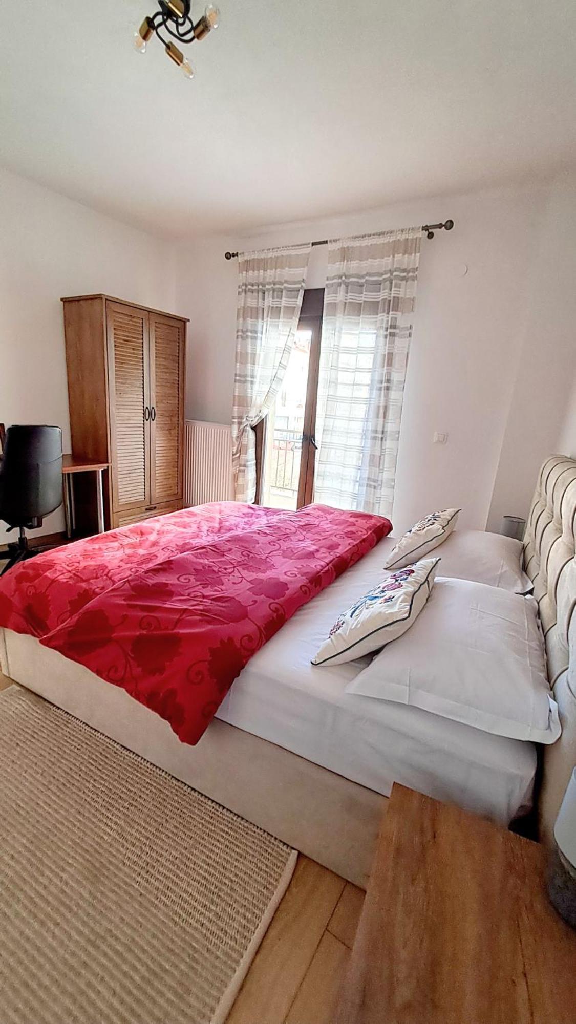 Apartment La Maisonette, Center
